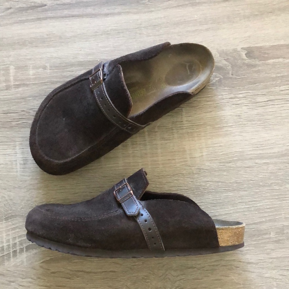 Birkenstock clogs brown suede